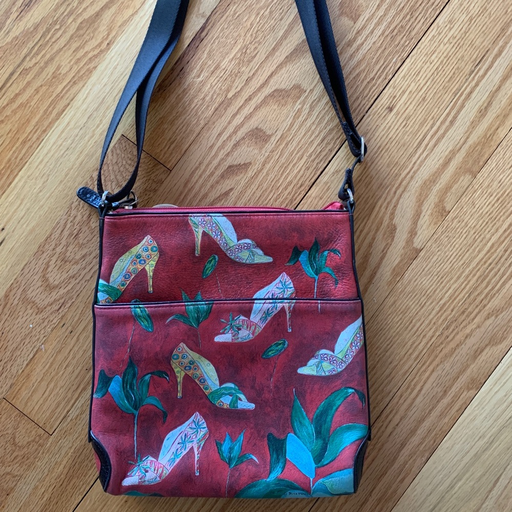 Vintage Rare  ICON  flat messenger swing handbag - Shoe Design